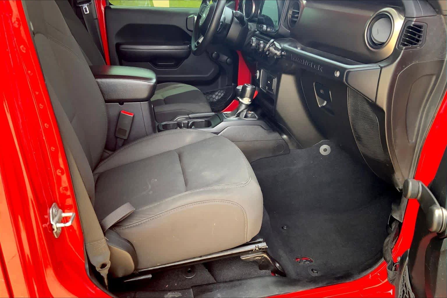 Used 2018 Jeep Wrangler Unlimited Sport AWD/4WD image 9