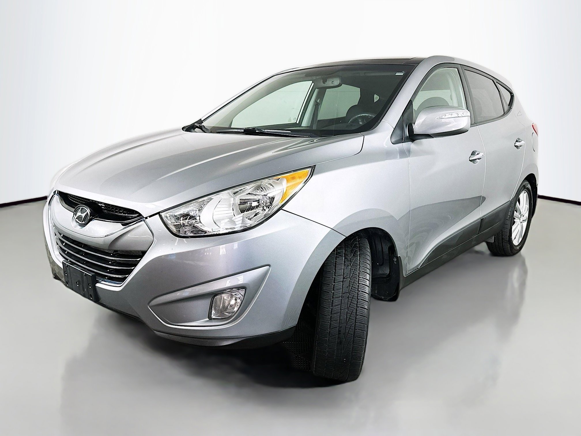 Used 2013 Hyundai Tucson Limited w/ Premium Pkg image 3