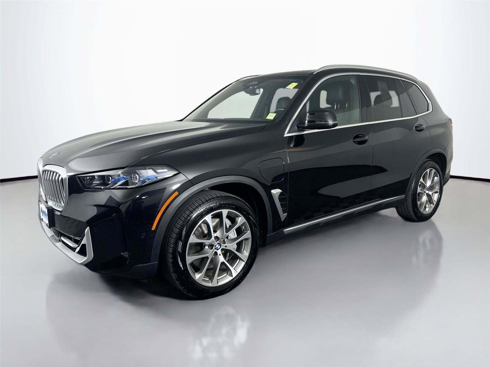 Used 2026 BMW X5 xDrive50e w/ Premium Package AWD/4WD image 2