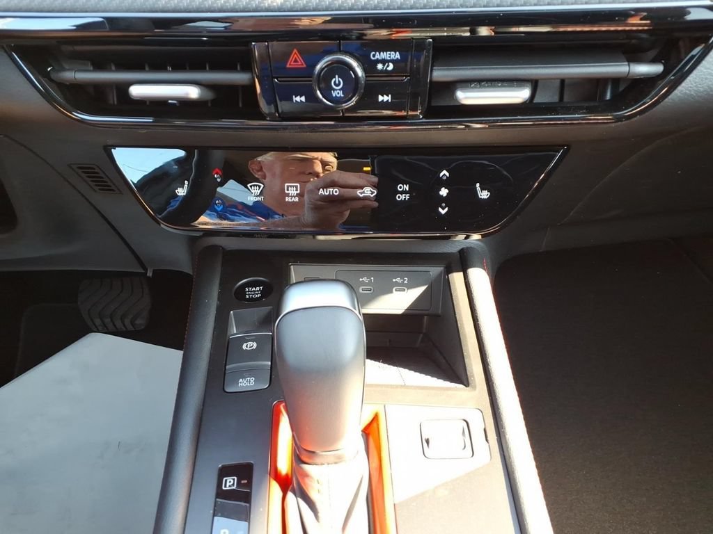 New 2026 Nissan Kicks SR w/ SR Premium Package FWD image 20
