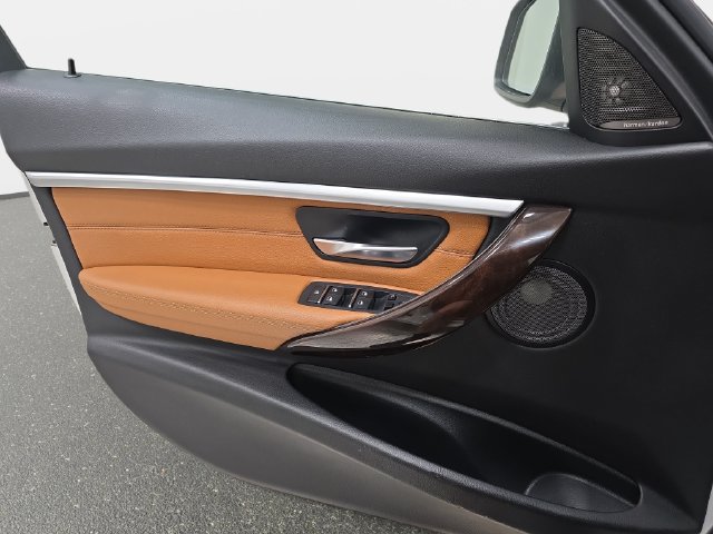 Used 2018 BMW 340i xDrive Sedan AWD/4WD image 27