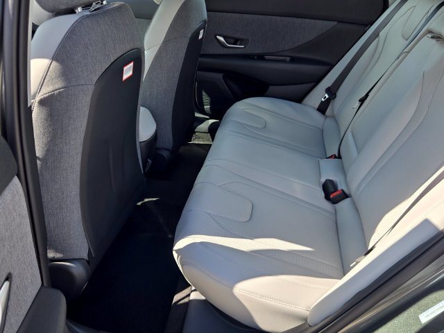 New 2026 Hyundai Elantra SEL Sport FWD image 6