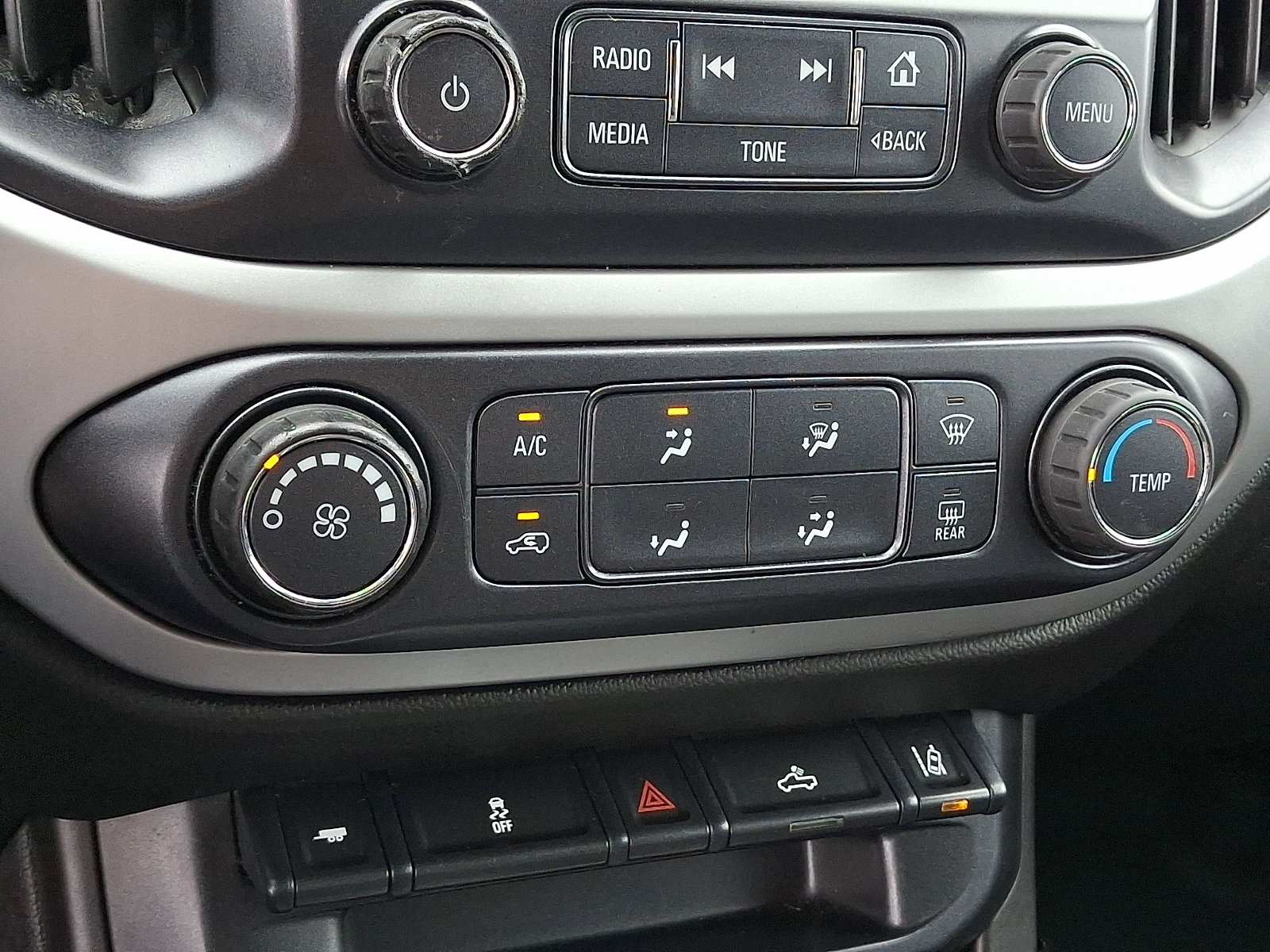 Used 2018 Chevrolet Colorado LT w/ LT Convenience Package AWD/4WD image 16