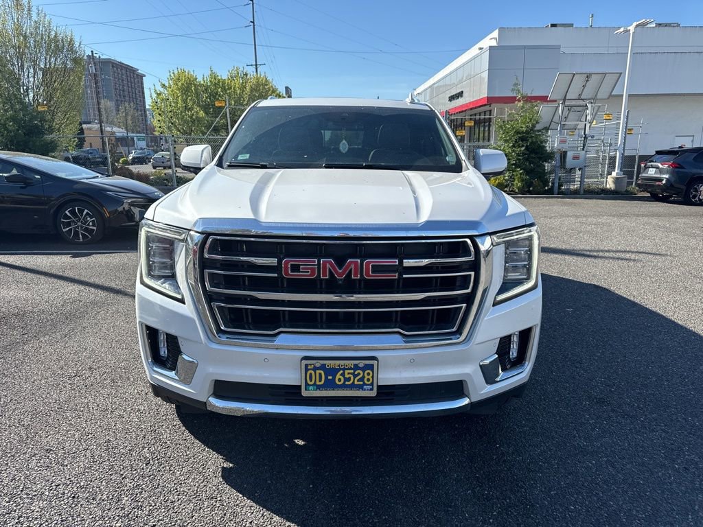 Used 2023 GMC Yukon SLT w/ SLT Premium Package image 3
