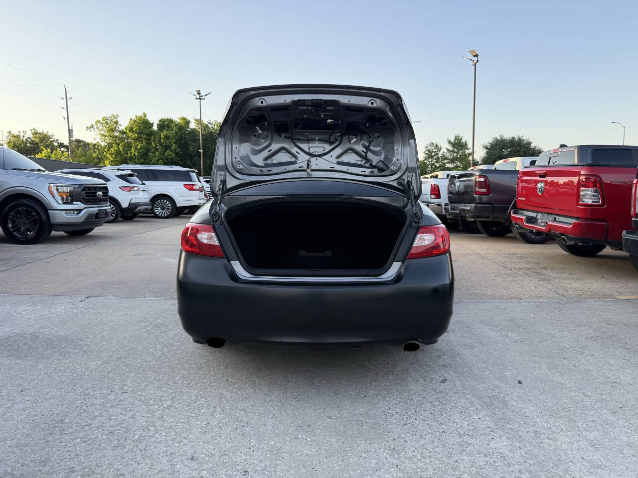 Used 2012 INFINITI M37 w/ Premium Pkg RWD image 37