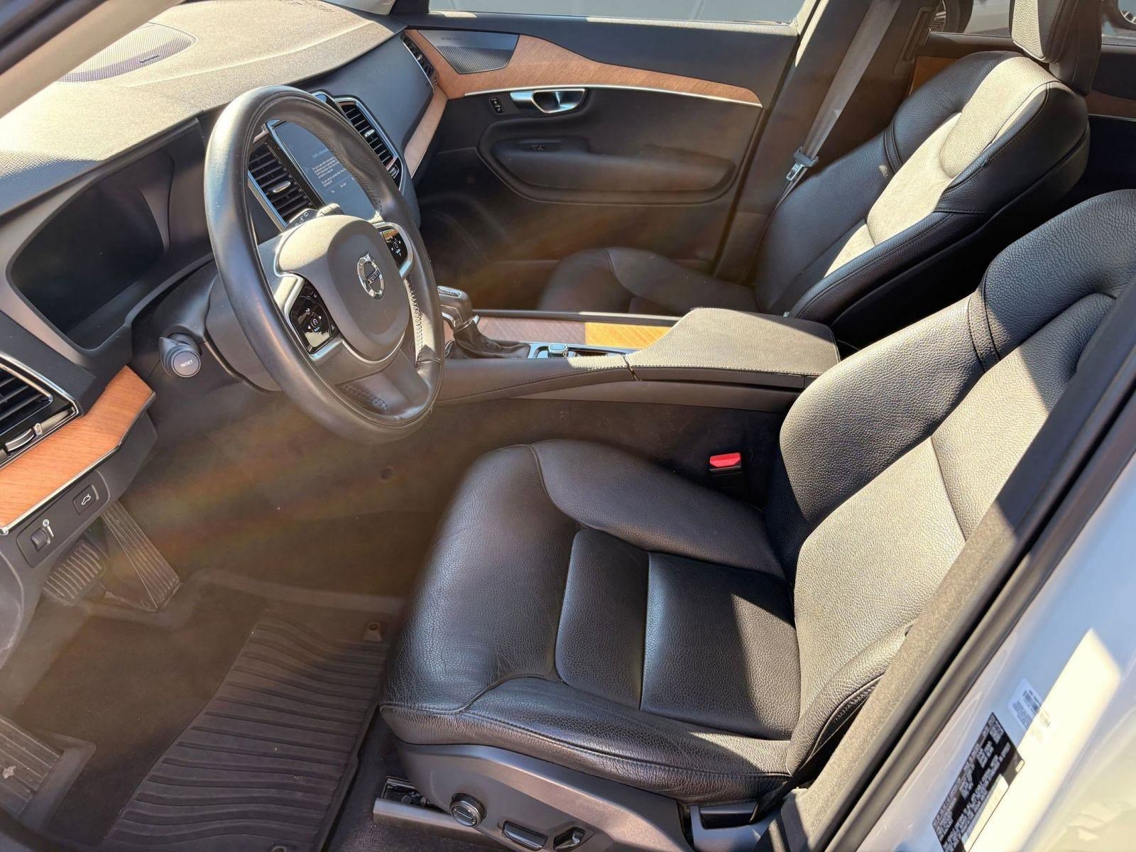 Certified 2022 Volvo XC90 T6 Momentum w/ Advanced Package image 5