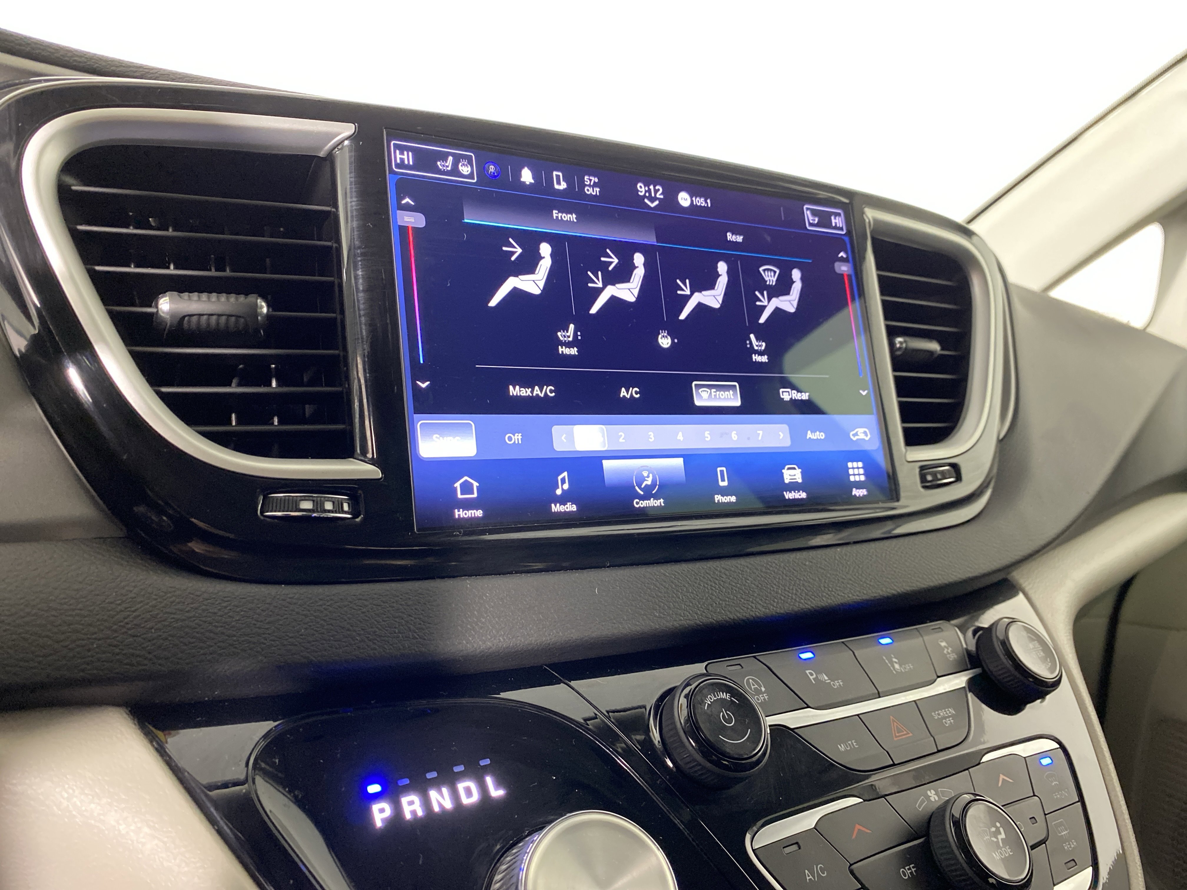 Used 2024 Chrysler Pacifica Touring-L image 5