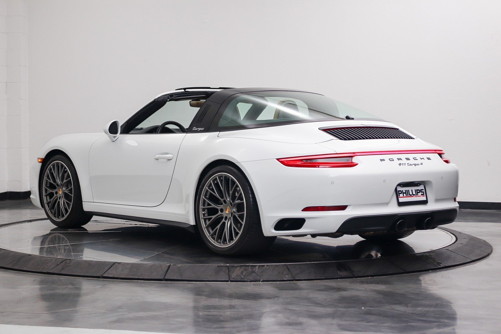 Used 2019 Porsche 911 Targa 4 AWD/4WD image 17