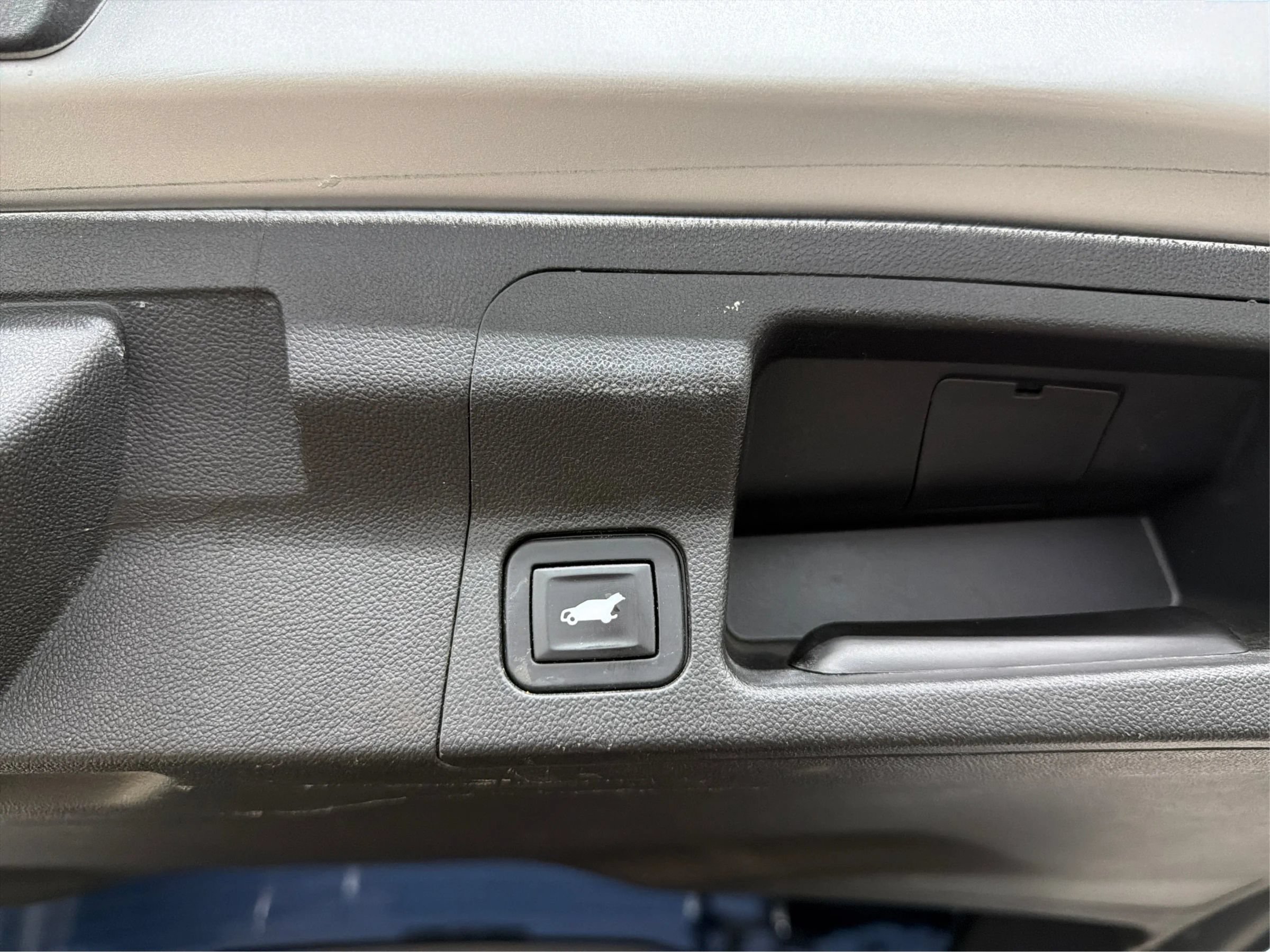 Used 2020 GMC Acadia SLT w/ LPO, Cargo Package FWD image 41