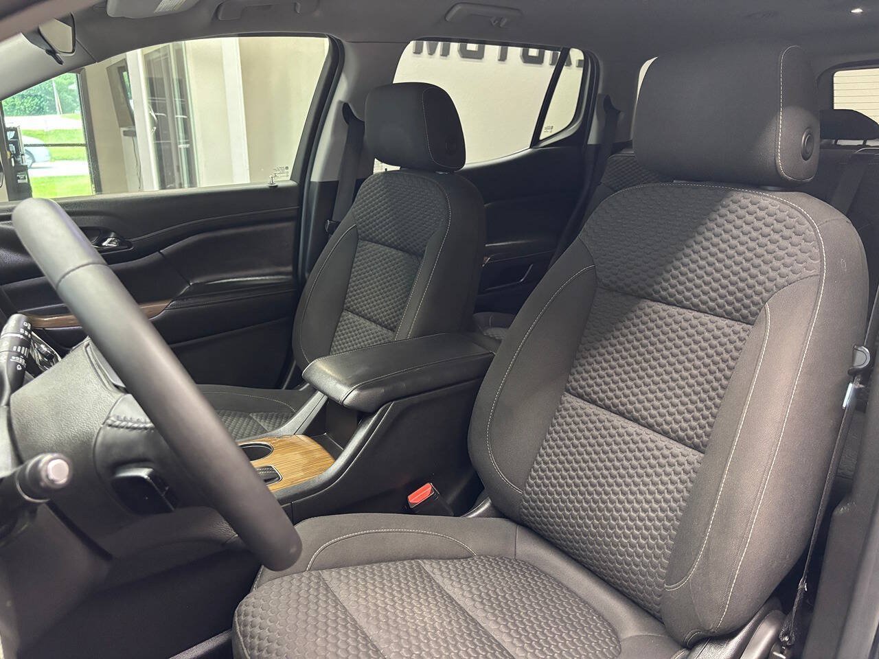Used 2019 GMC Acadia SLE w/ LPO, Floor Liner Package FWD image 15