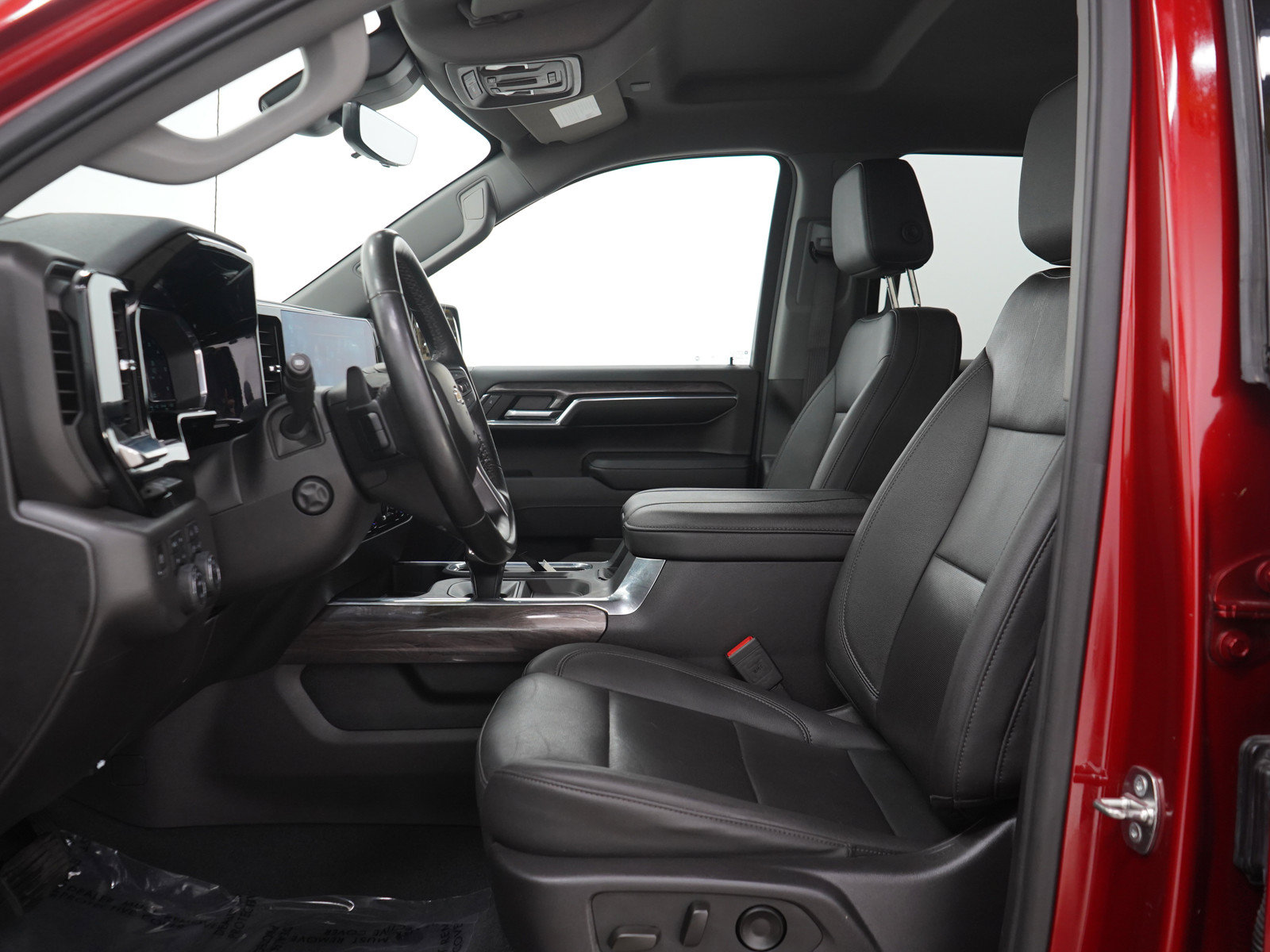 Used 2024 Chevrolet Silverado 1500 LTZ AWD/4WD image 25