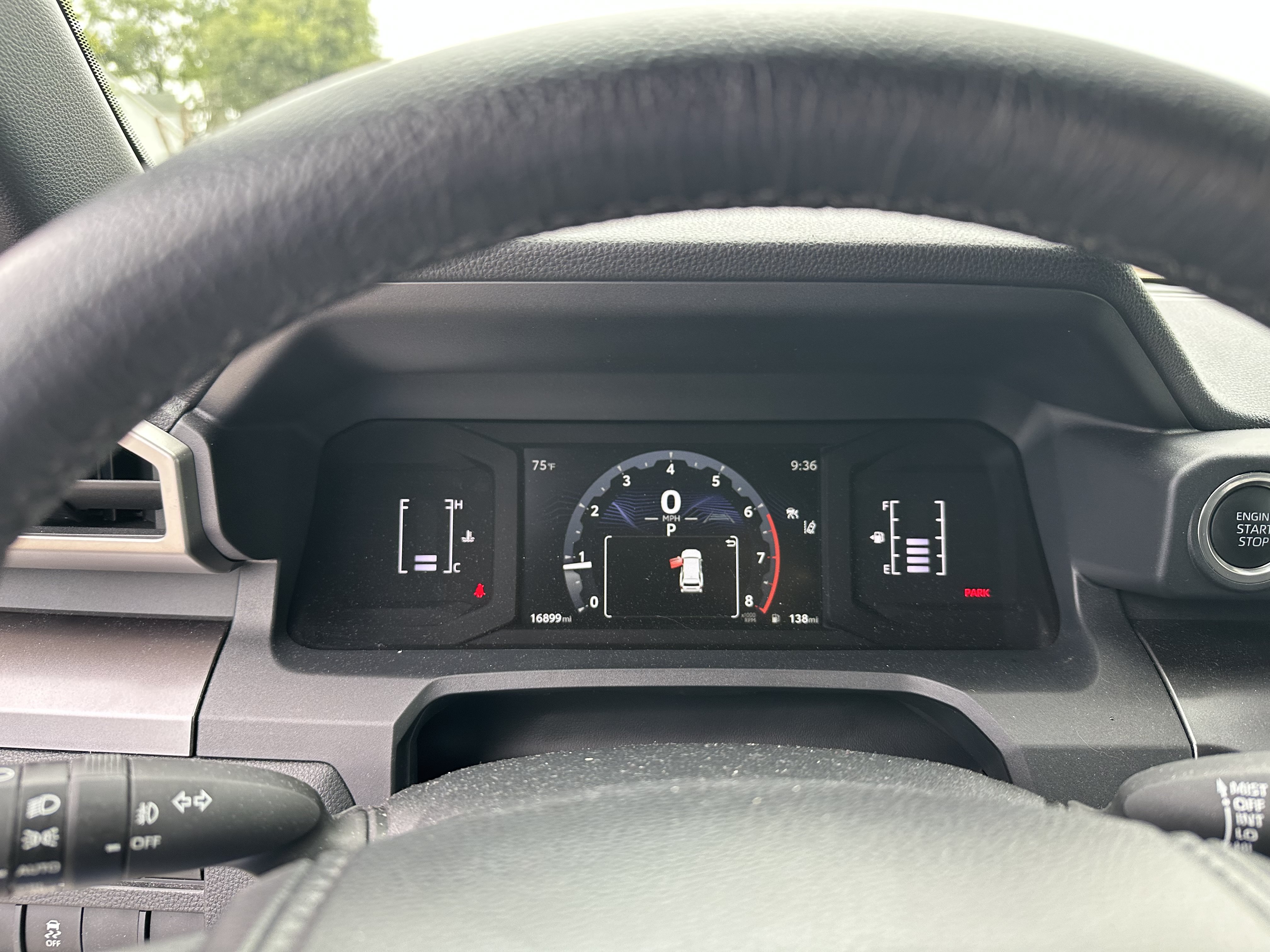 Used 2025 Toyota 4Runner SR5 AWD/4WD image 15