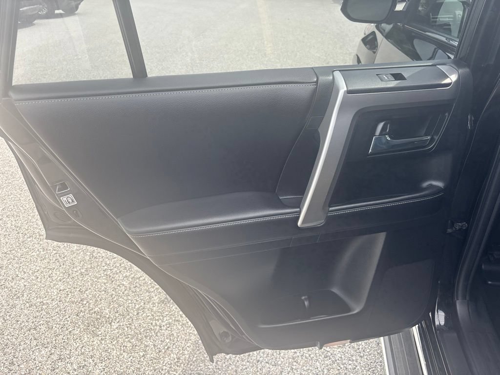 Used 2017 Toyota 4Runner Limited AWD/4WD image 20