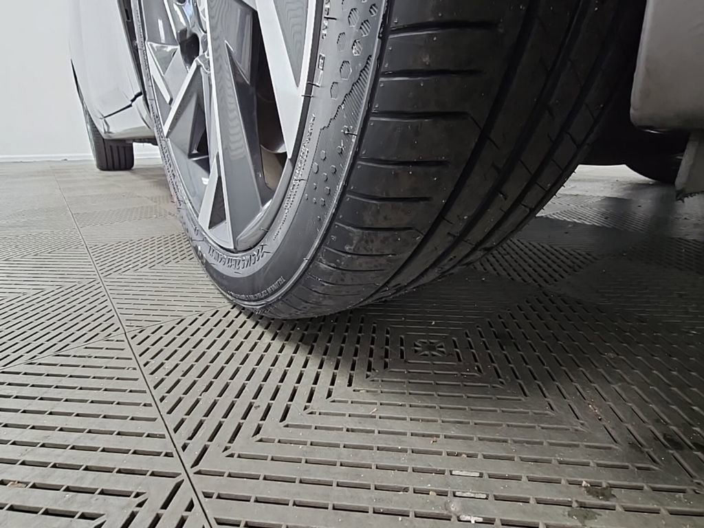 Used 2024 Hyundai Elantra SEL w/ Convenience Package image 48