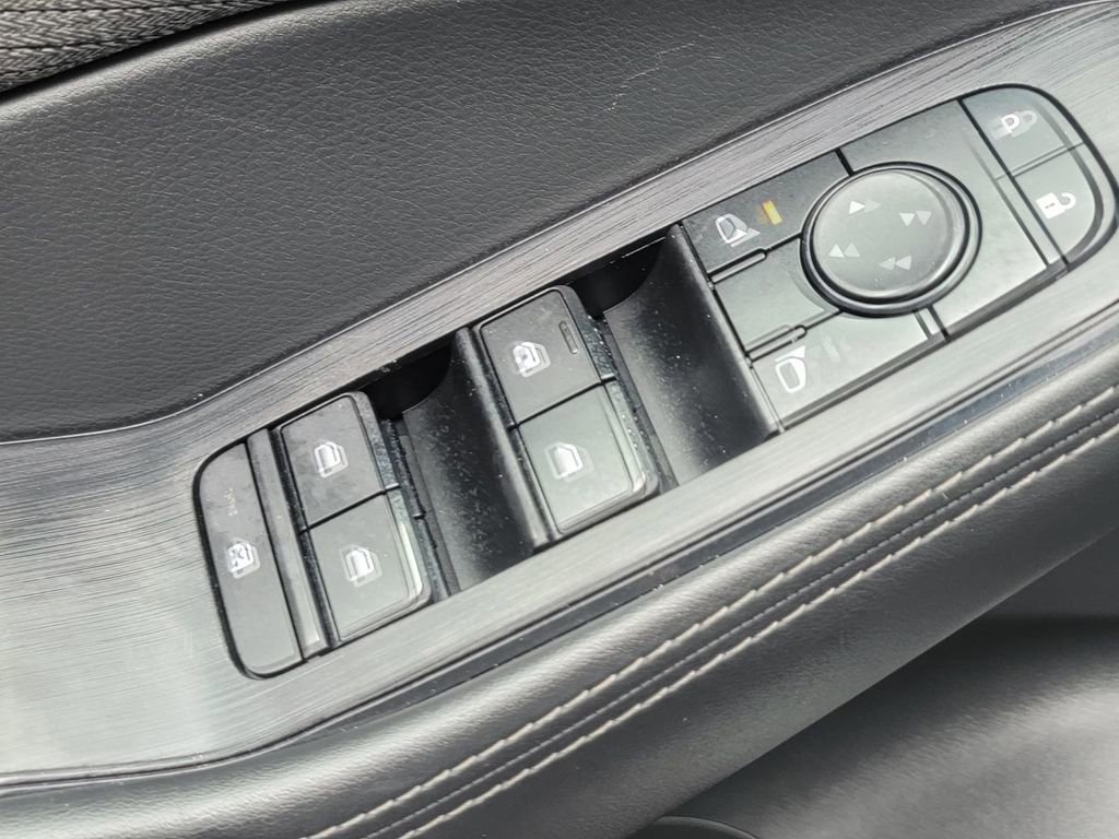 Used 2021 Nissan Rogue S AWD/4WD image 34