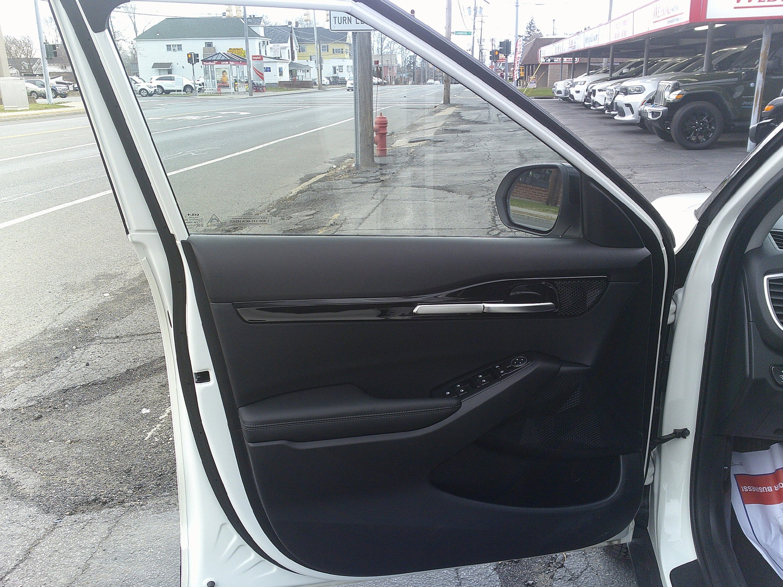Used 2025 Kia Seltos S AWD/4WD image 15
