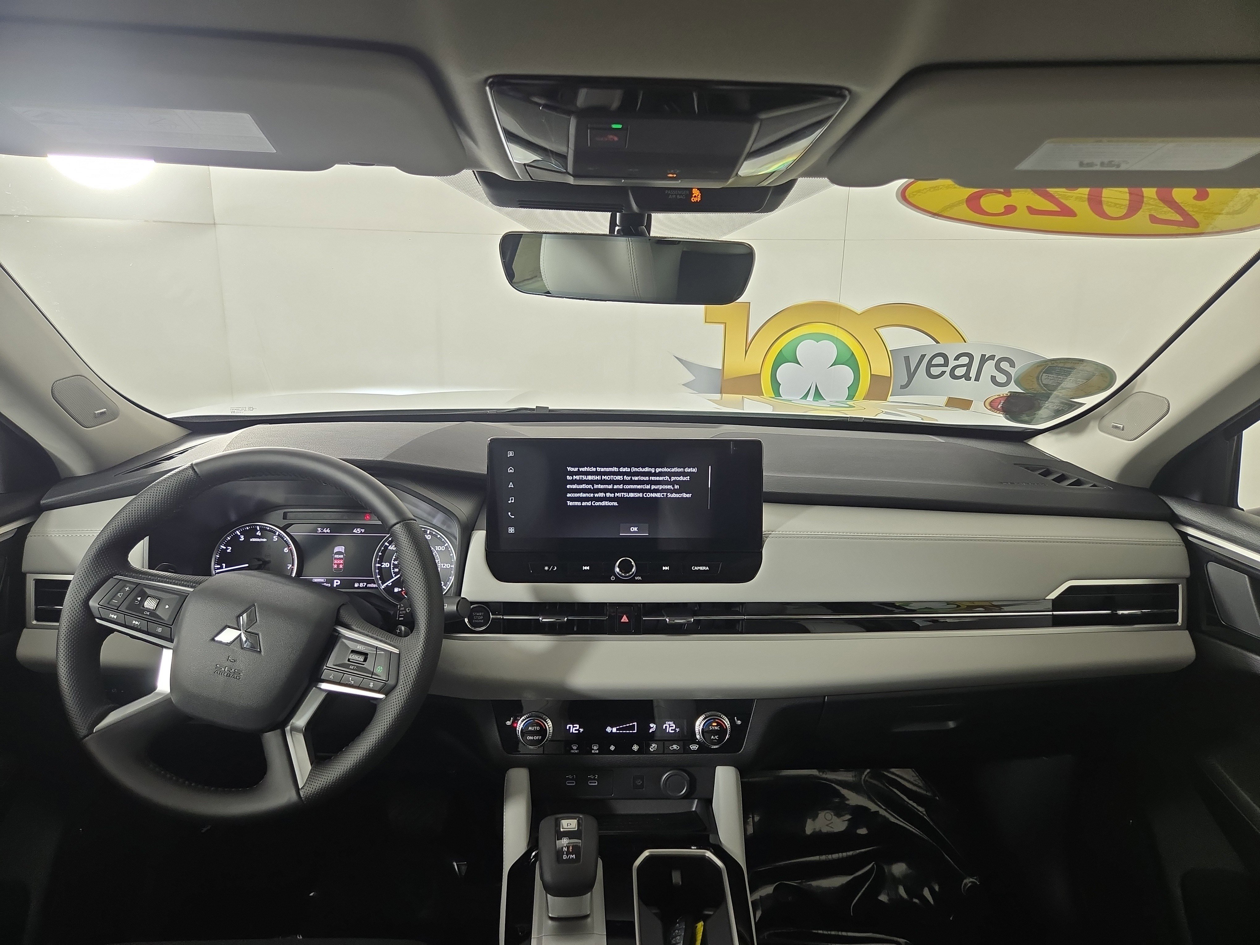 New 2025 Mitsubishi Outlander SE image 13