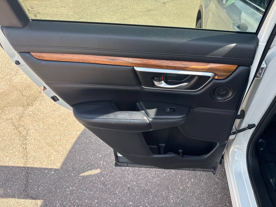 Used 2018 Honda CR-V Touring image 13