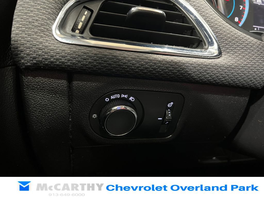 Used 2017 Chevrolet Cruze LT w/ Convenience Package image 17