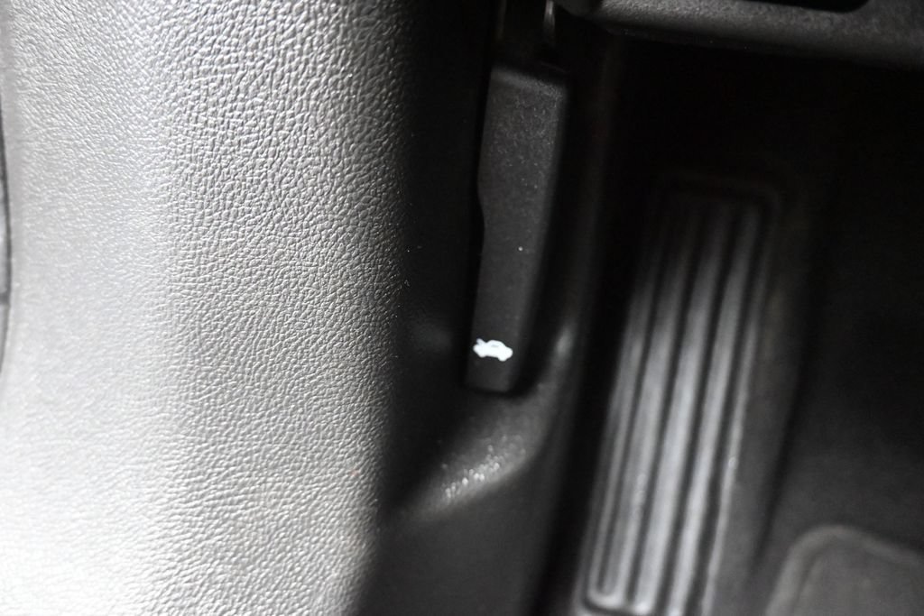 Used 2019 Chevrolet Impala LT FWD image 26
