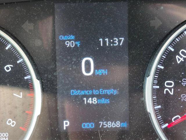 Used 2022 Toyota RAV4 LE FWD image 3