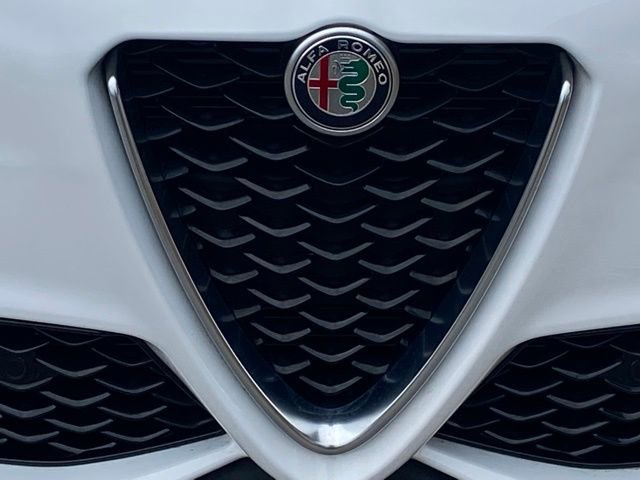 Used 2024 Alfa Romeo Giulia Ti image 11
