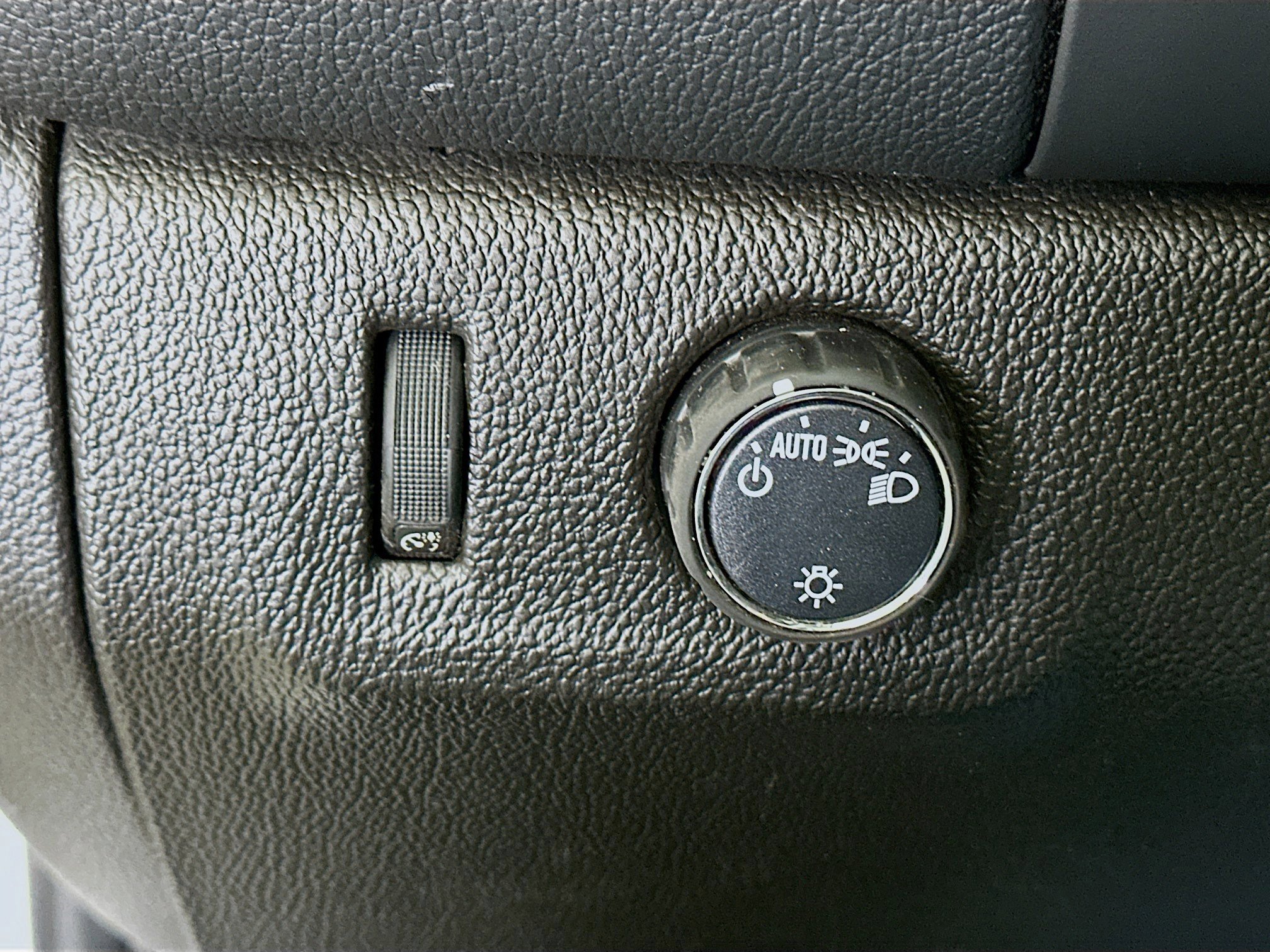 Used 2021 Chevrolet Colorado LT w/ Fleet Safety Package image 16