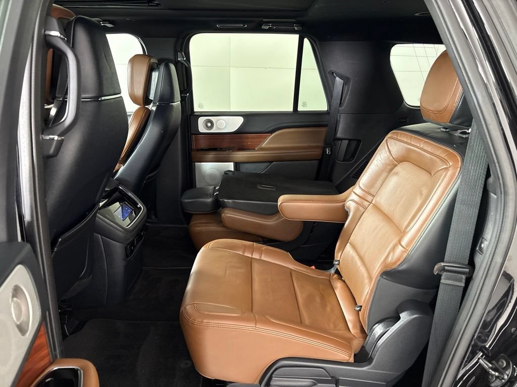 Used 2023 Lincoln Navigator L Reserve AWD/4WD image 27