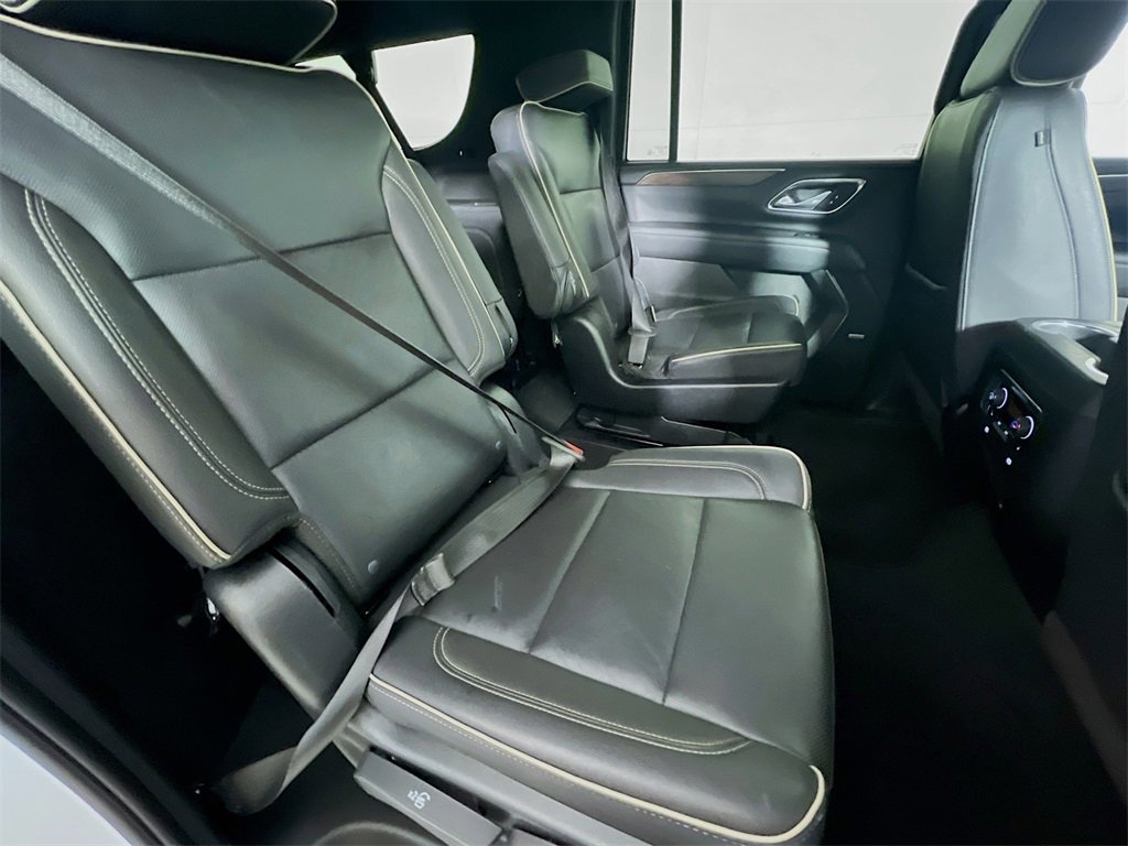 Used 2023 Chevrolet Suburban Premier image 26
