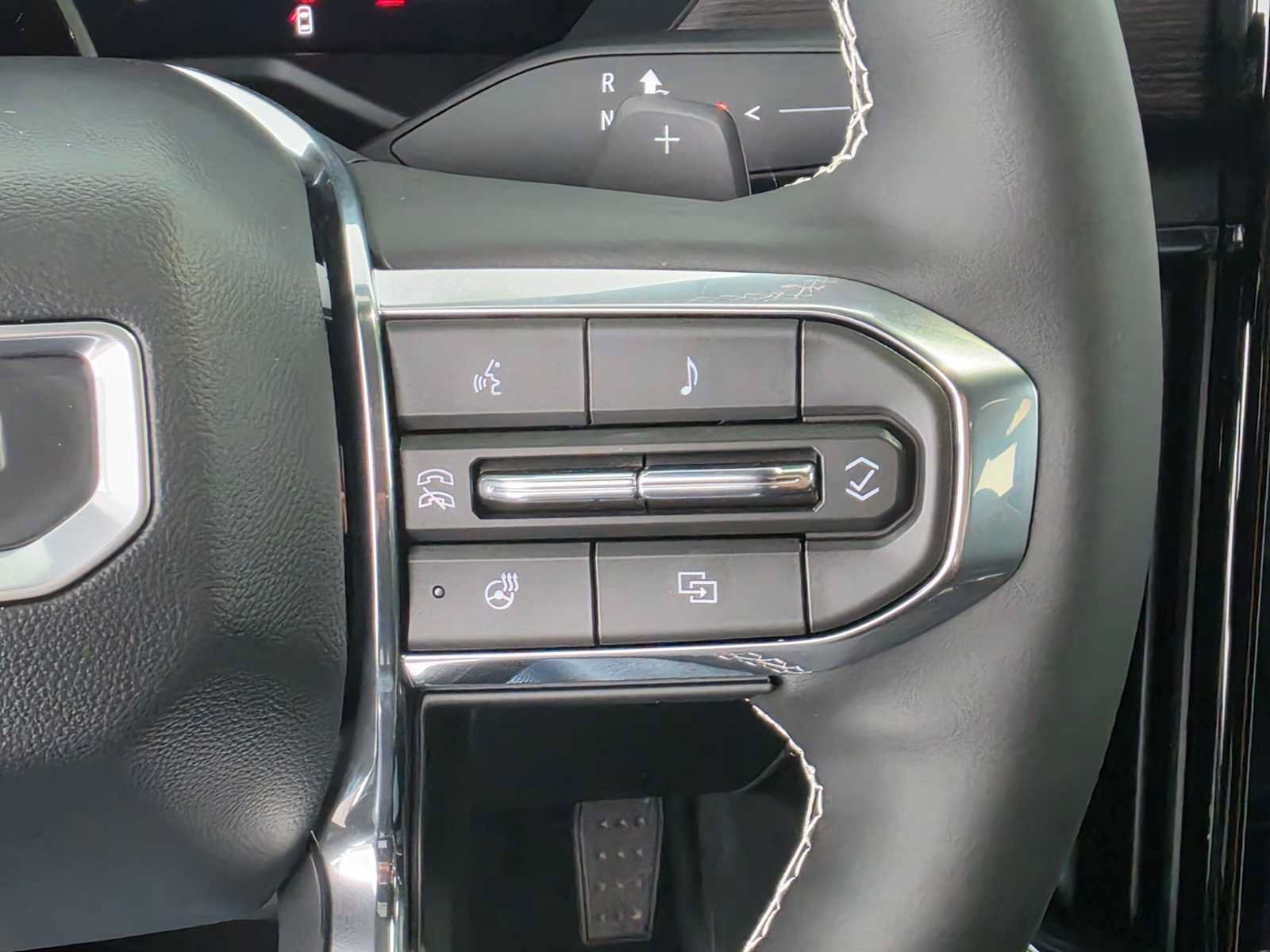 New 2027 GMC Acadia Denali w/ Denali Reserve Package FWD image 31