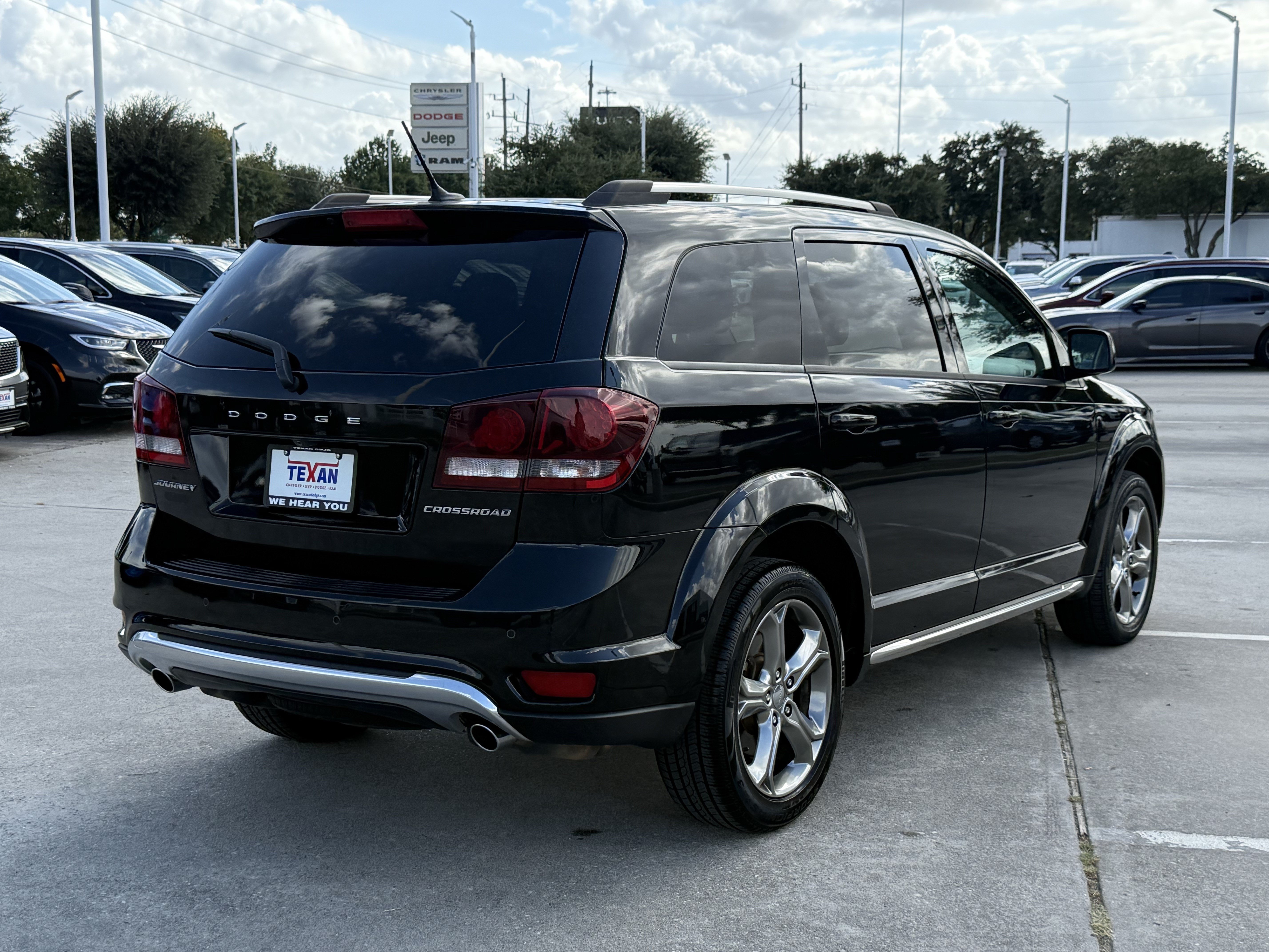 Used 2017 Dodge Journey Crossroad w/ Popular Equipment Group FWD image 5