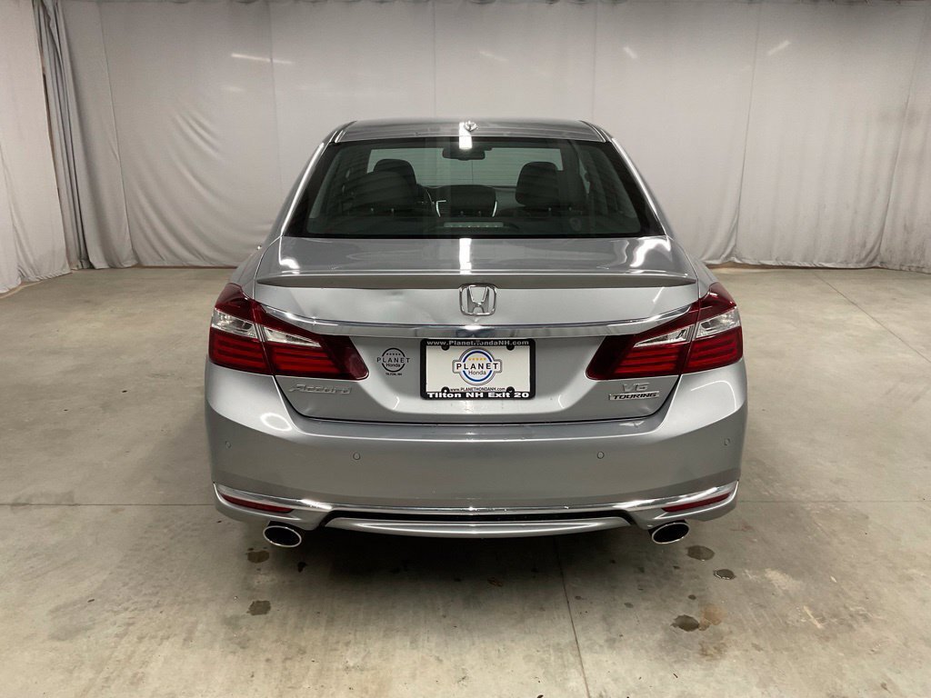 Used 2017 Honda Accord Touring image 10