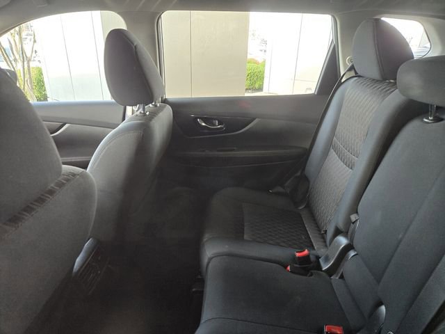 Used 2018 Nissan Rogue S image 3