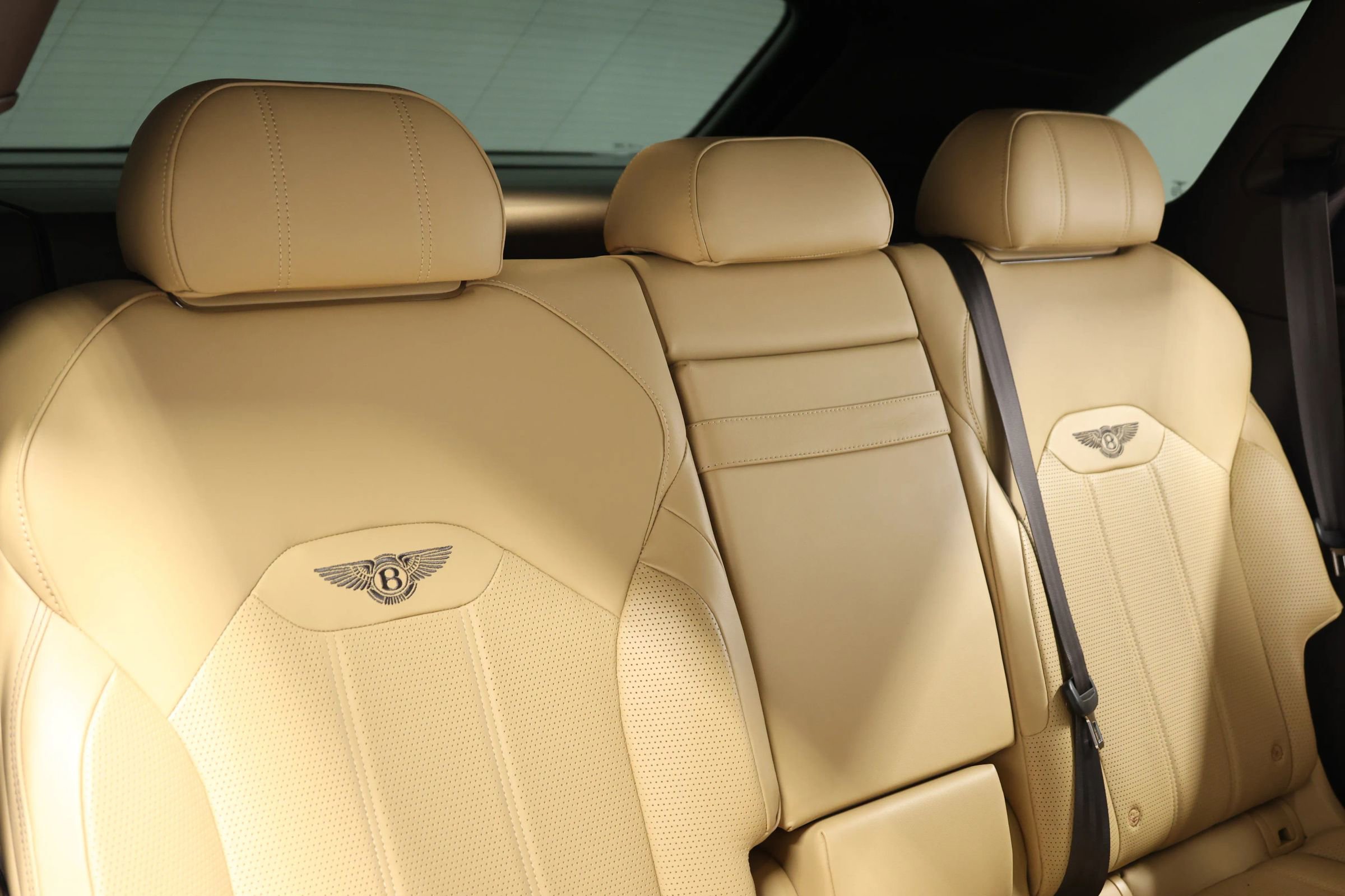 Used 2021 Bentley Bentayga AWD/4WD image 81