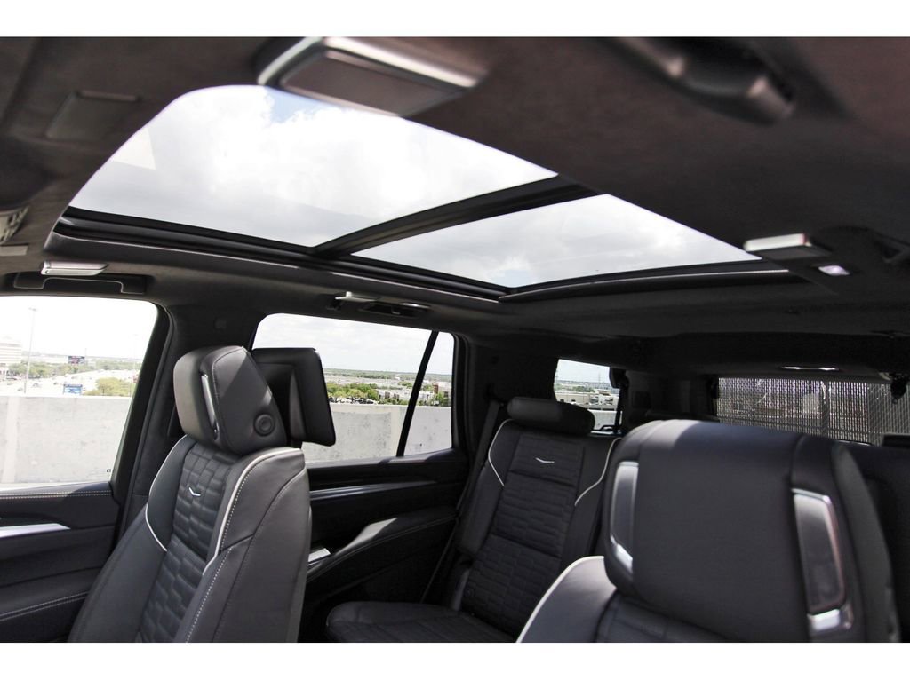 New 2026 Cadillac Escalade V w/ LPO, ONYX Package AWD/4WD image 24