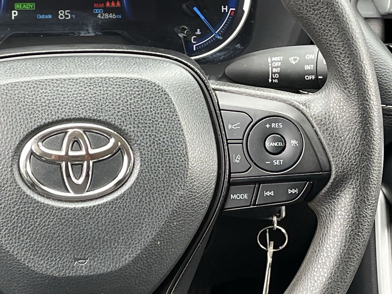 Used 2025 Toyota RAV4 LE AWD/4WD image 14