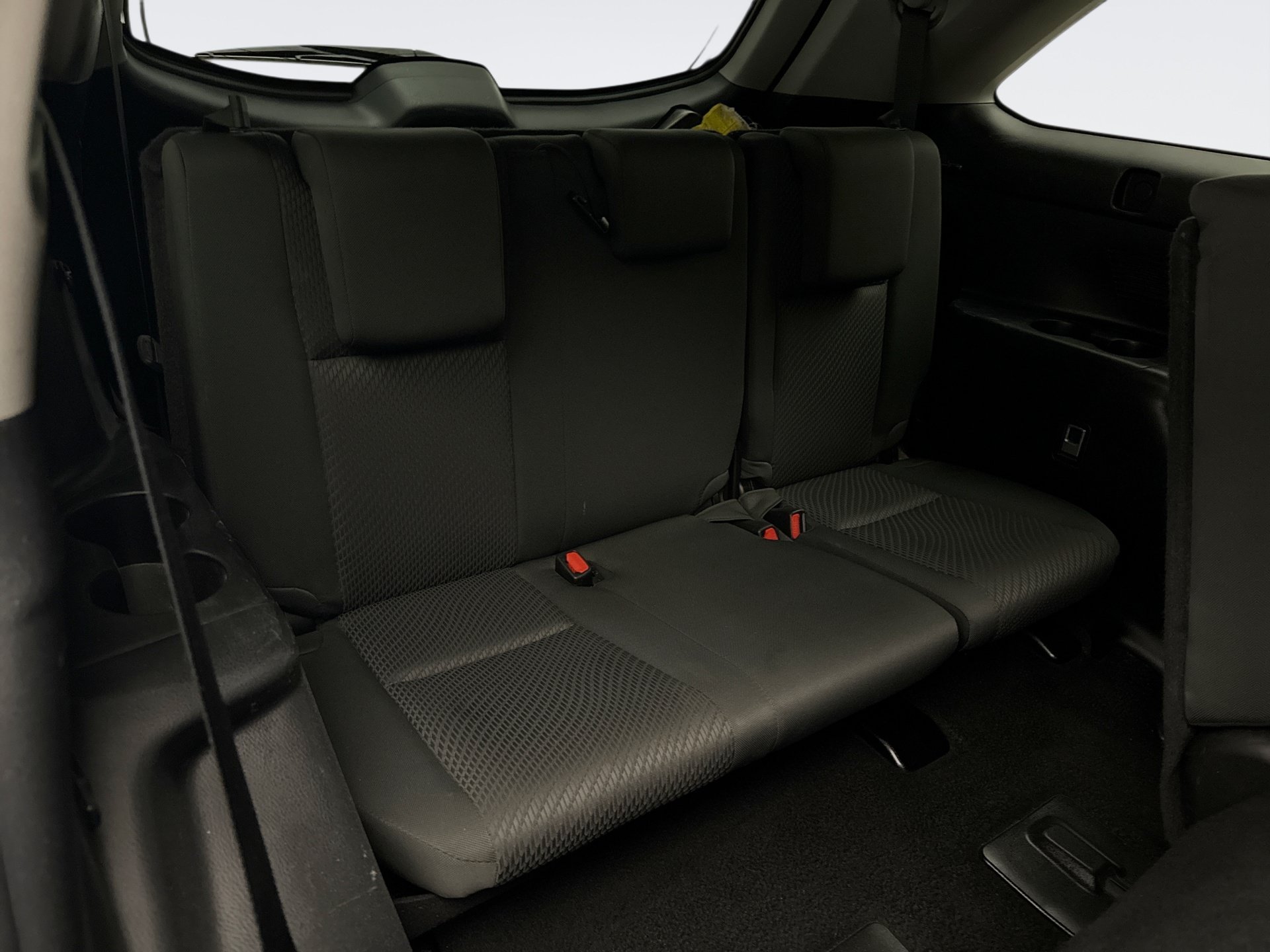 Used 2019 Toyota Highlander LE FWD image 18