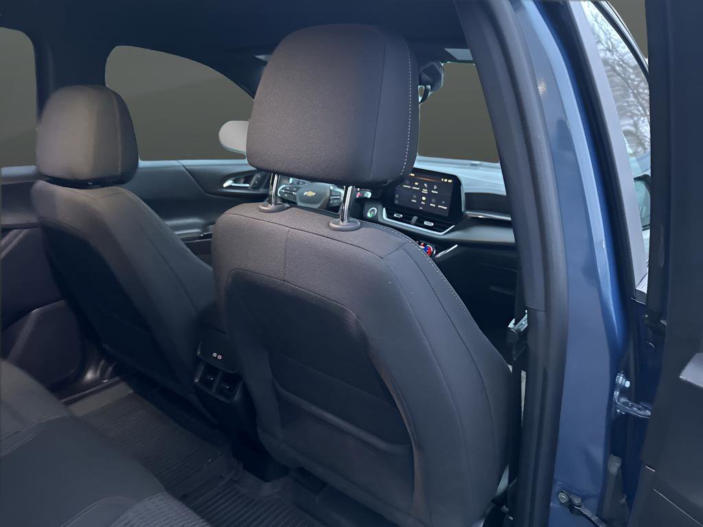Used 2025 Chevrolet Equinox LT w/ Safety and Technology Package image 30