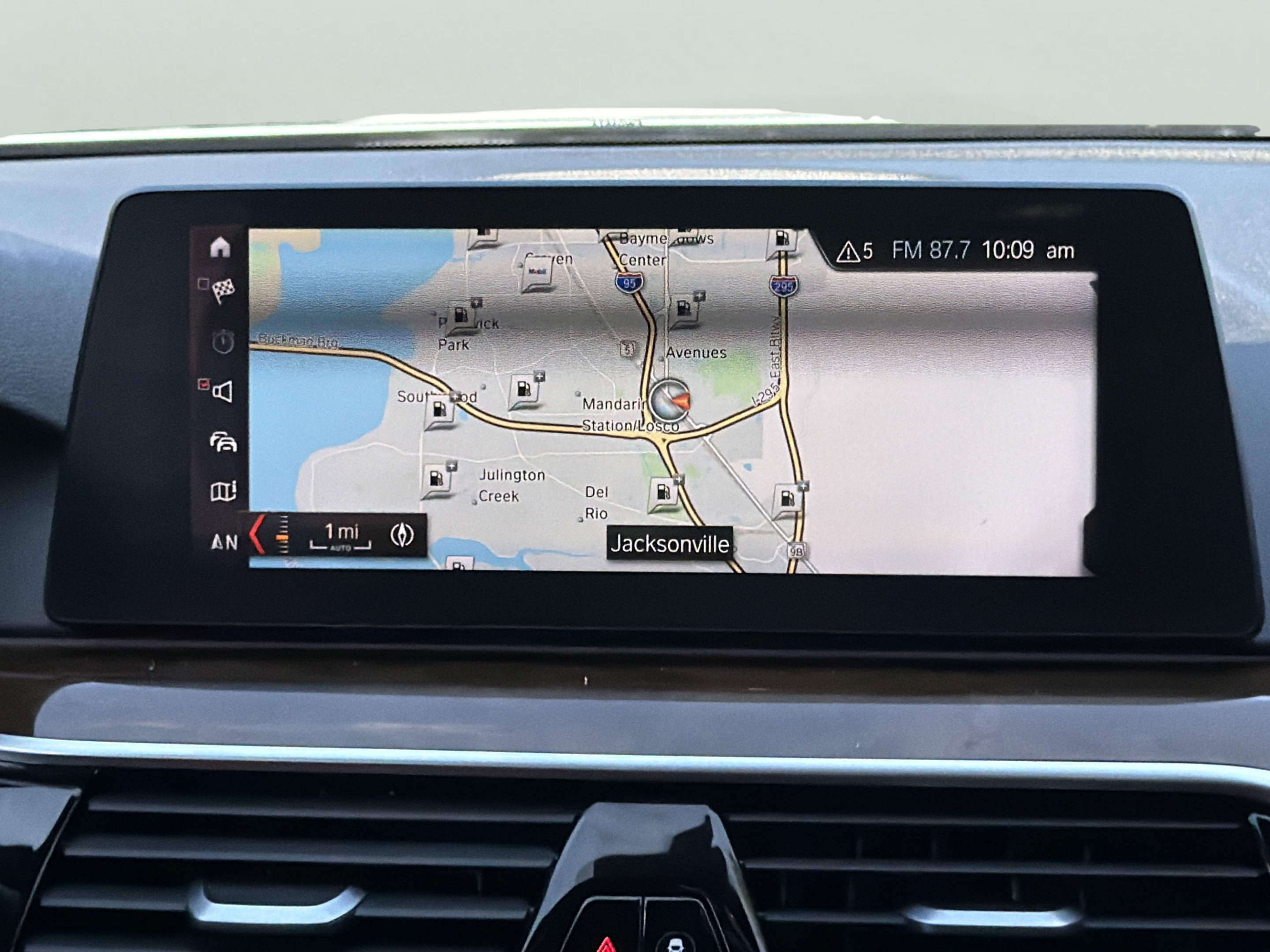 Used 2018 BMW 530i w/ Premium Package RWD image 11