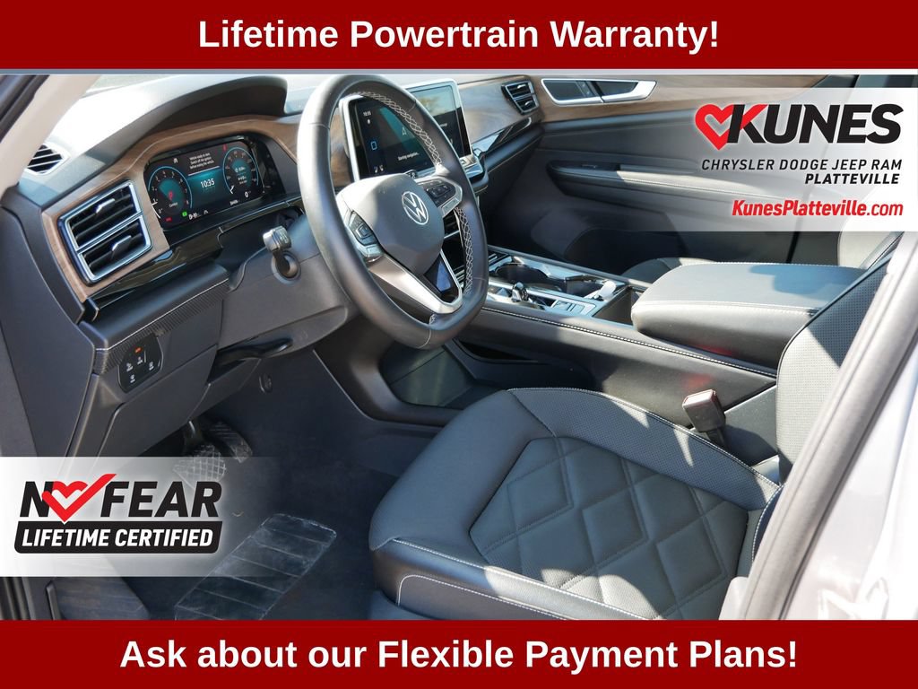 Used 2025 Volkswagen Atlas SE AWD/4WD image 13