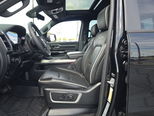 Used 2025 RAM 1500 Laramie w/ Night Edition AWD/4WD image 13