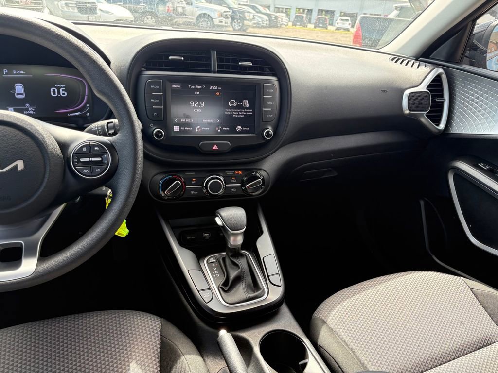 Used 2024 Kia Soul LX w/ Option Group 015 image 16