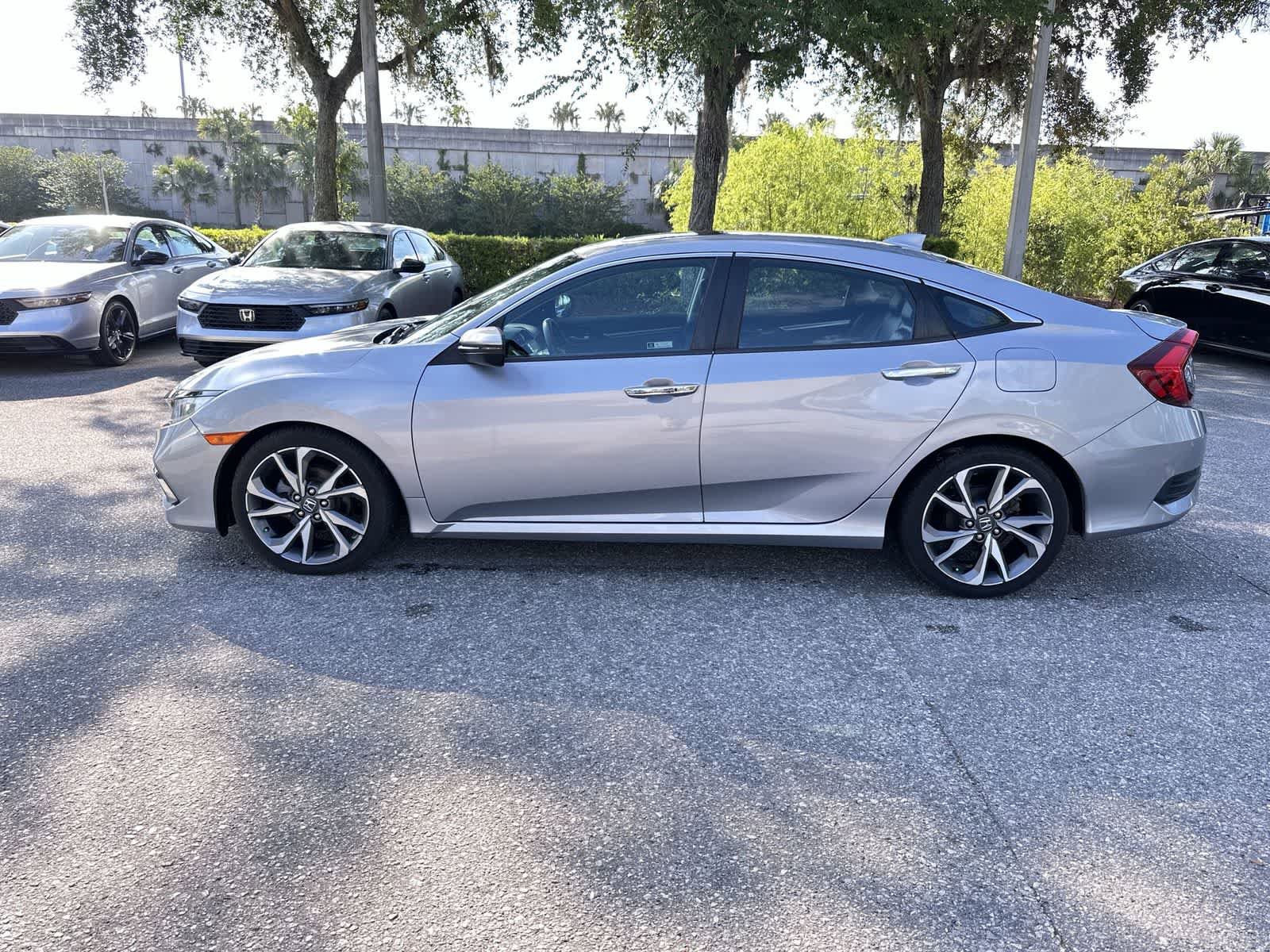 Used 2020 Honda Civic Touring image 3