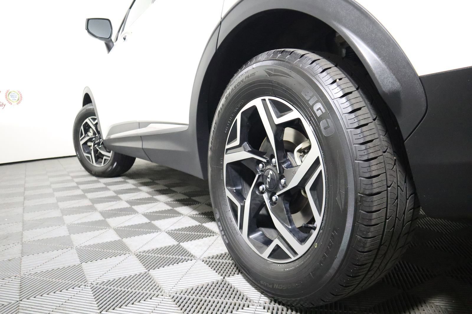 Used 2023 Kia Sportage LX image 18