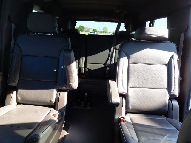 Used 2022 GMC Yukon XL Denali AWD/4WD image 29