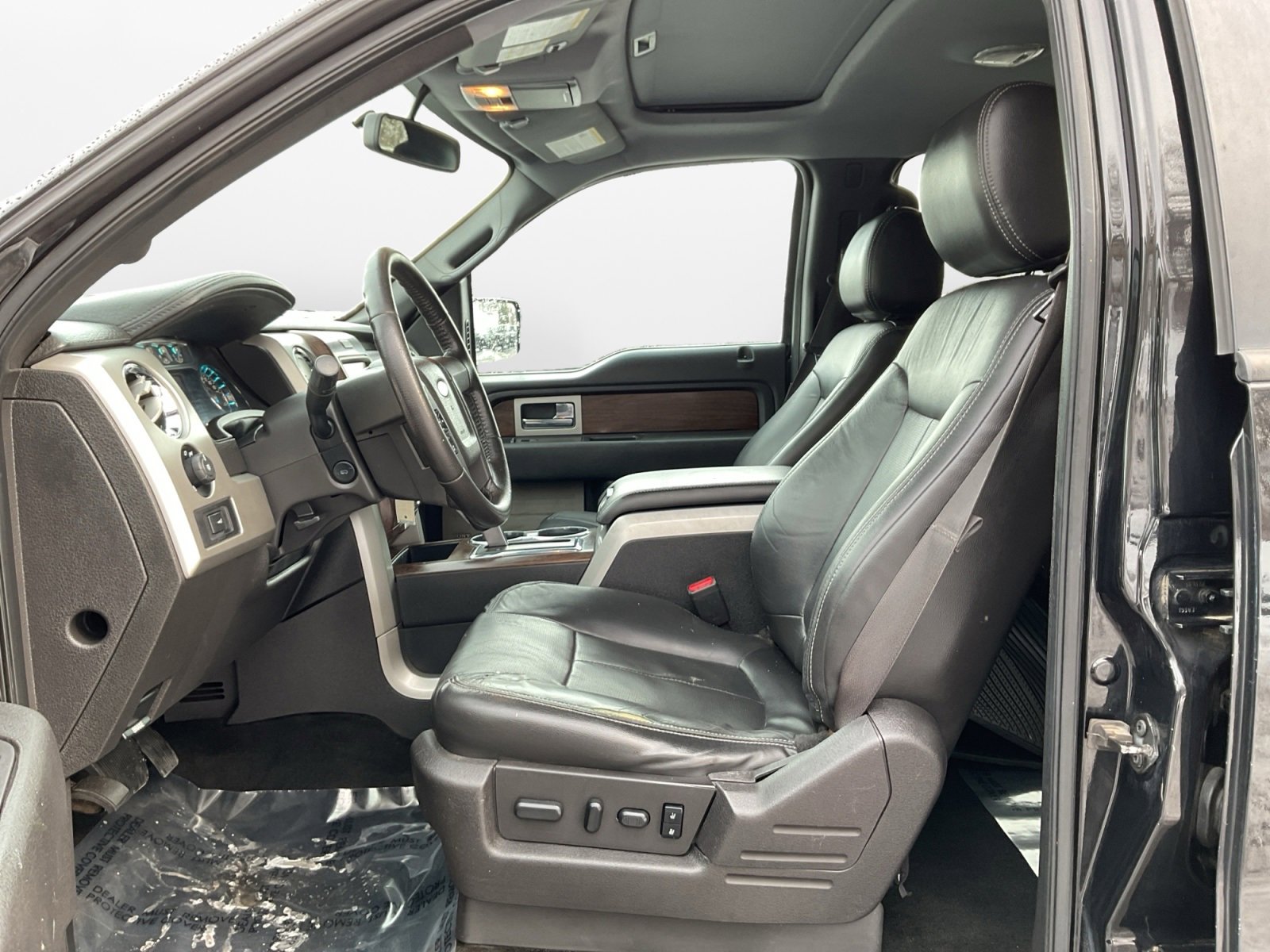 Used 2014 Ford F150 Lariat w/ Equipment Group 502A Luxury image 9