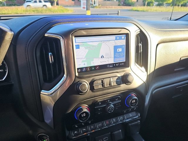Used 2021 Chevrolet Silverado 1500 LTZ w/ LTZ Premium Package AWD/4WD image 17