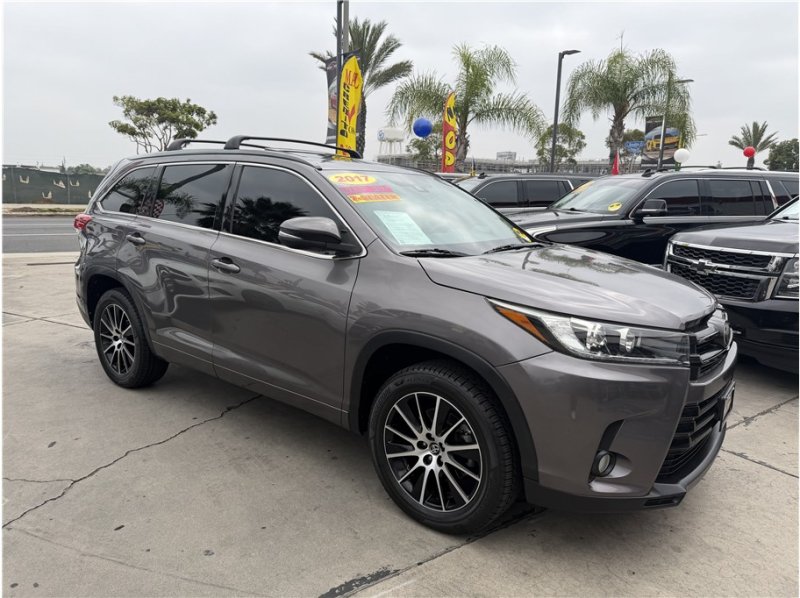 Used 2017 Toyota Highlander SE FWD image 57