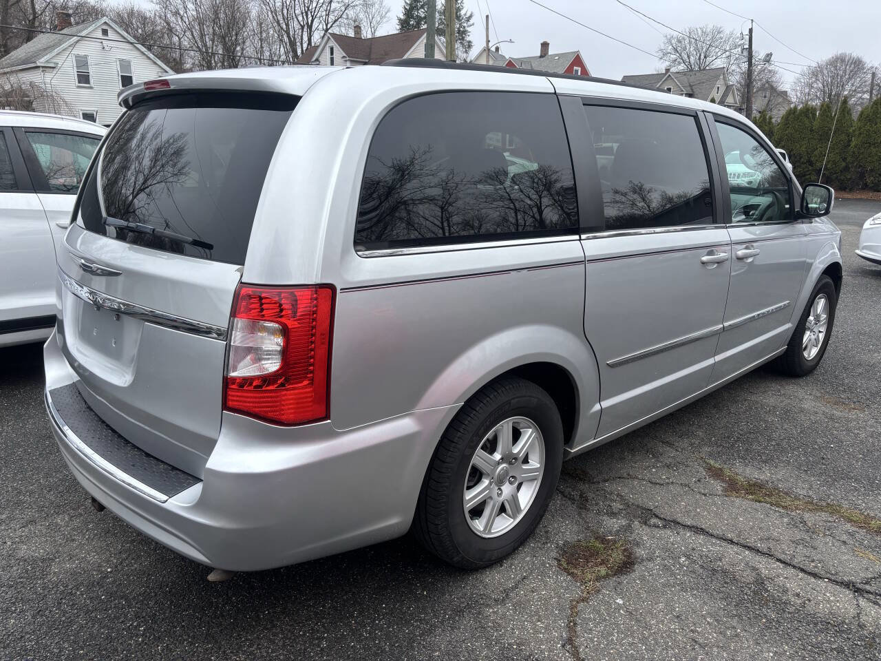Used 2012 Chrysler Town & Country Touring w/ Entertainment Group #1 image 13