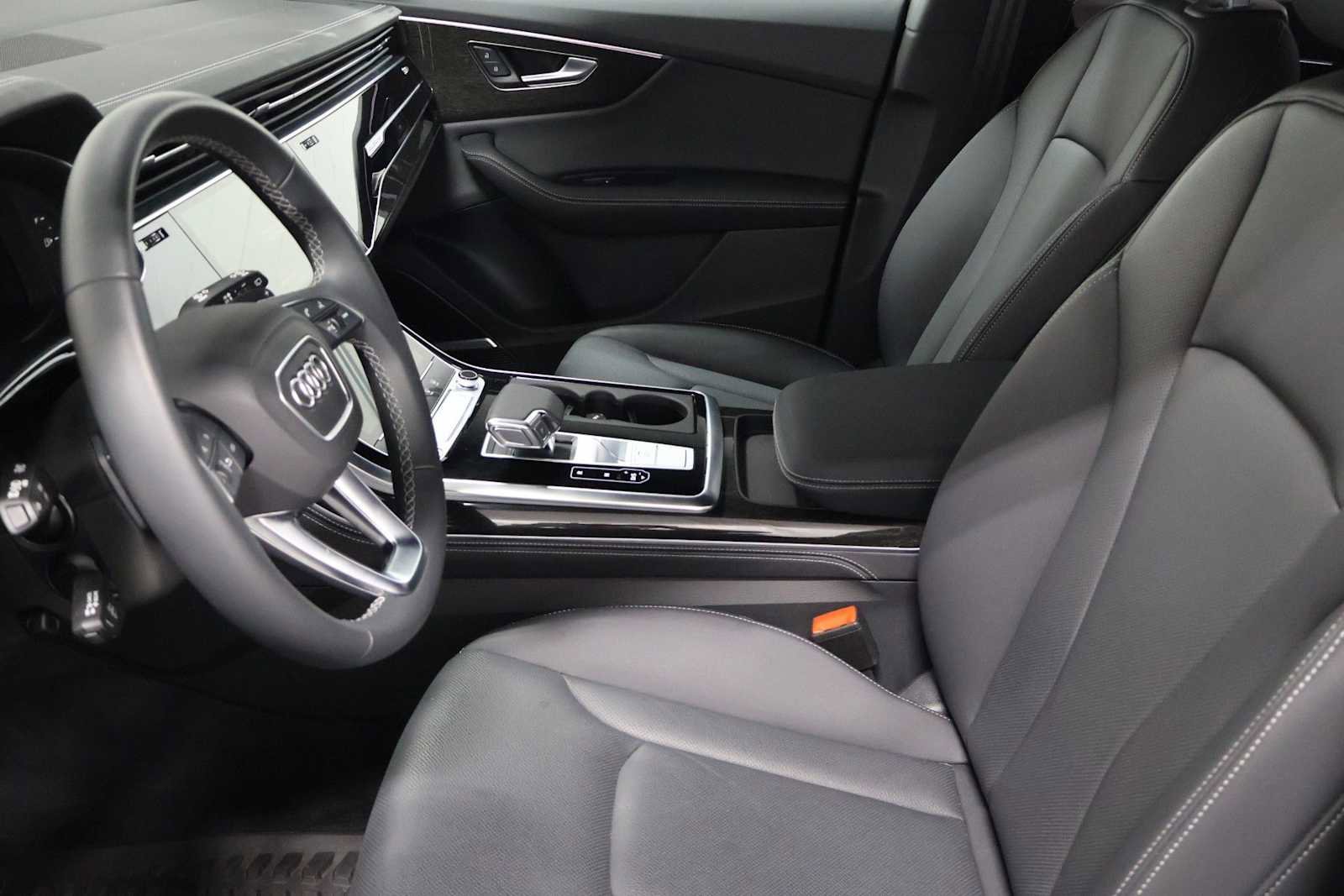 Certified 2025 Audi Q8 Premium Plus w/ Premium Plus Package AWD/4WD image 5